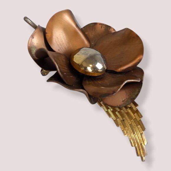 (2/$20) V. Copper Floral Brooch - Picture 2 of 5